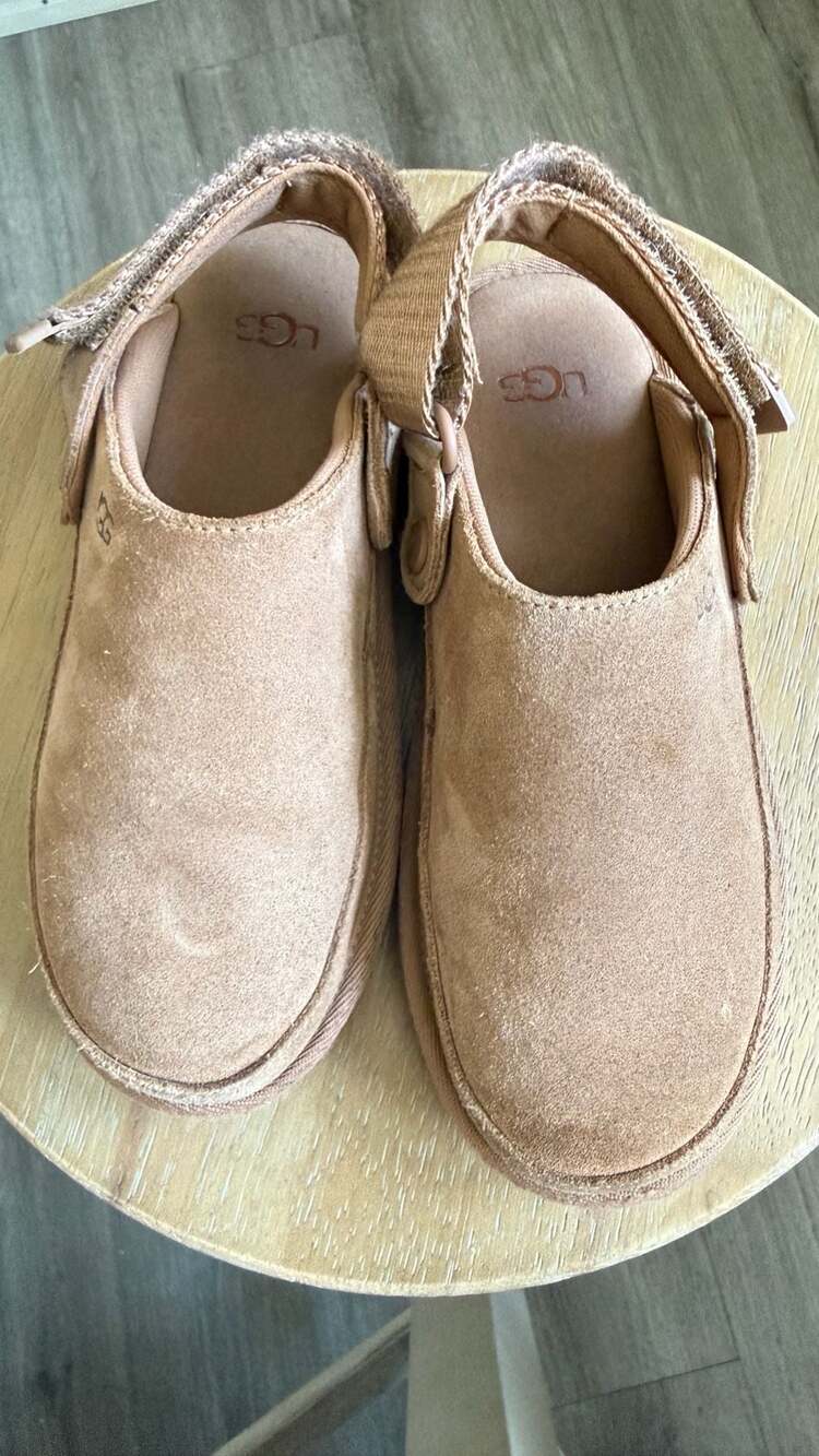 UGG Kids Goldenstar Clog in Driftwood